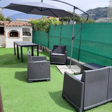 Casa Sveva, A Pochi Passi Dalle Spiagge E Dal Centro Di Arma Di Taggia. Extérieur photo