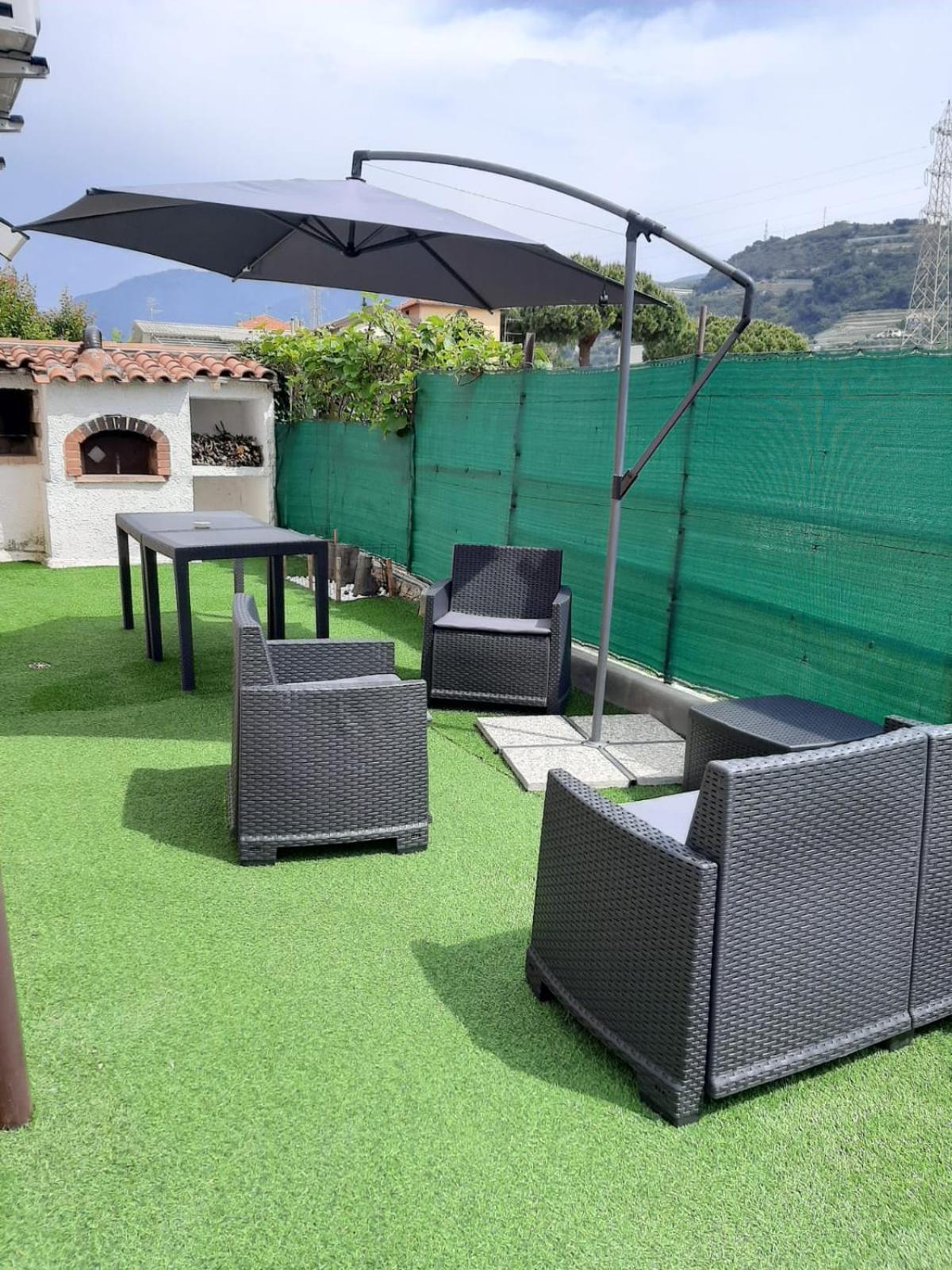 Casa Sveva, A Pochi Passi Dalle Spiagge E Dal Centro Di Arma Di Taggia. Extérieur photo
